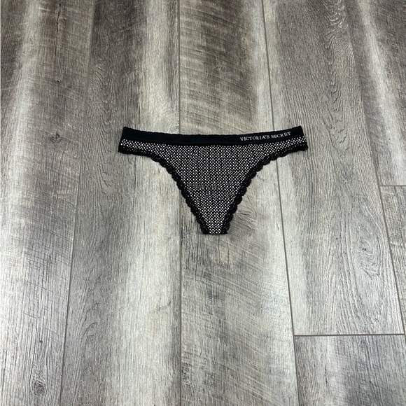 VS Black Print Thong - Picture 1 of 9